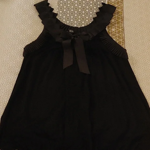 Top - Picture 1 of 1